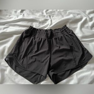 Lululemon Track-That Mid-Rise Lined Short 2.5”